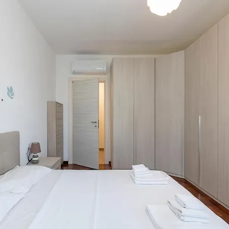 Big Apartment - Alcuino 7 Milan Exterior photo